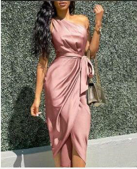 Dresses with slanting shoulders and irregular straps-3