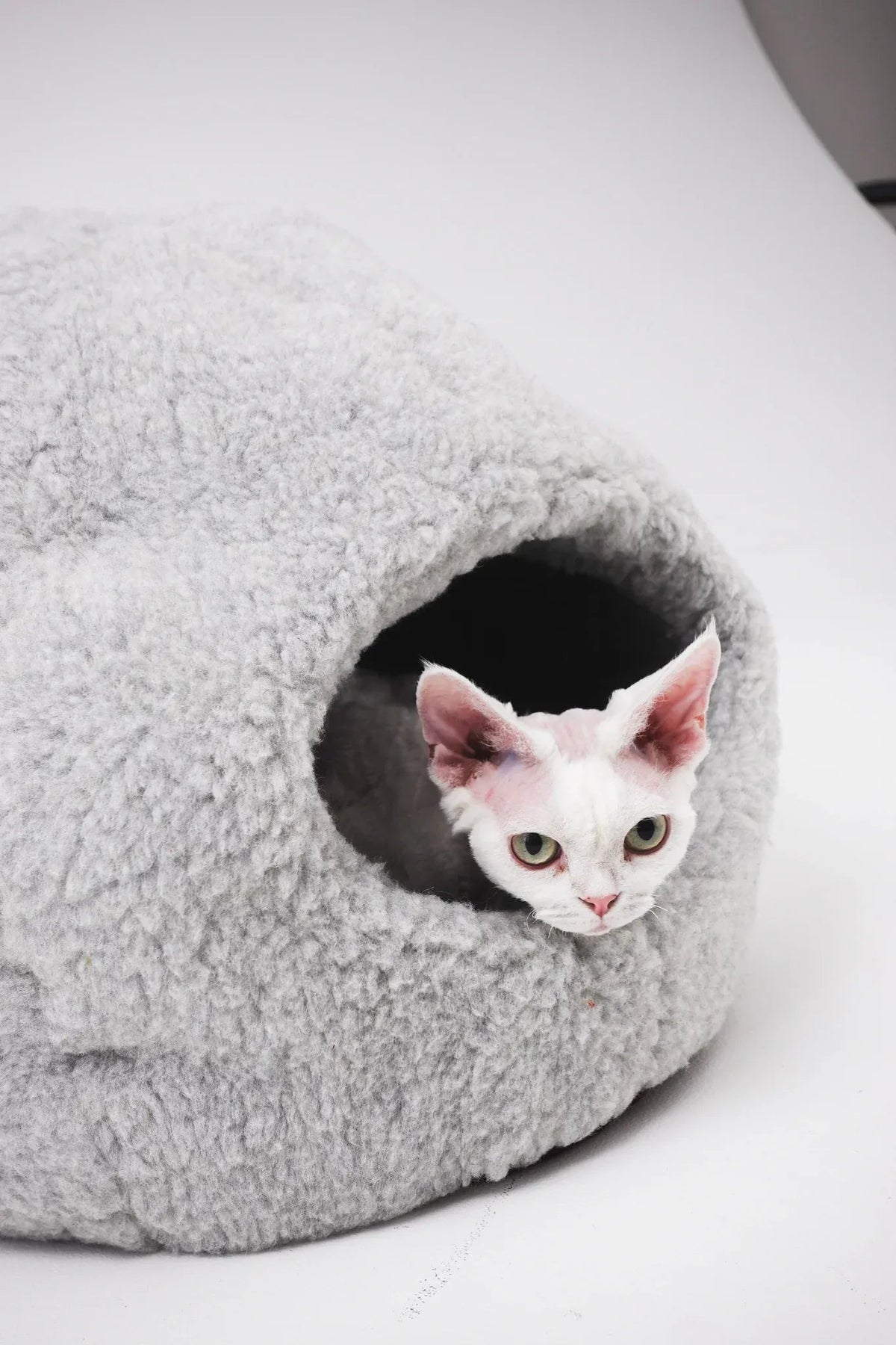 Nest Natural Woolen Pet Bed - Gray