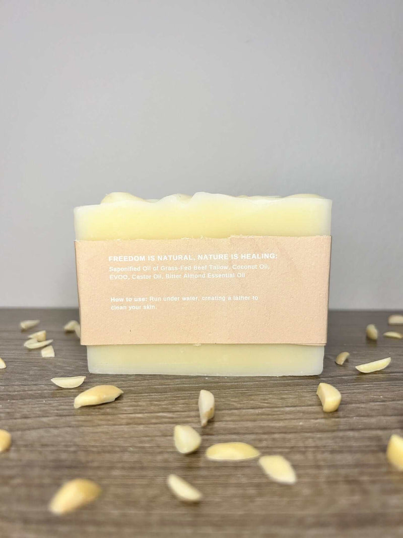 Savon solide au suif et à l'huile d'amande douce