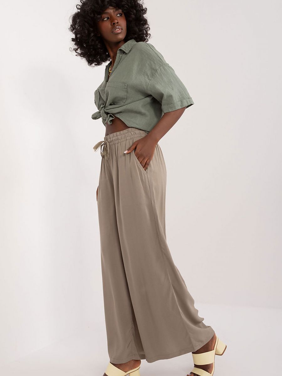 Women trousers model 197537 Sublevel