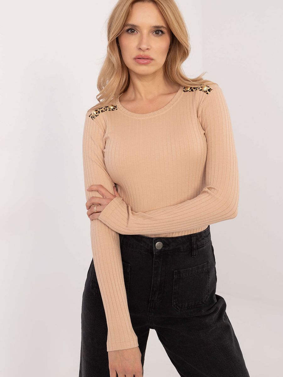Blouse model 202790 Relevance