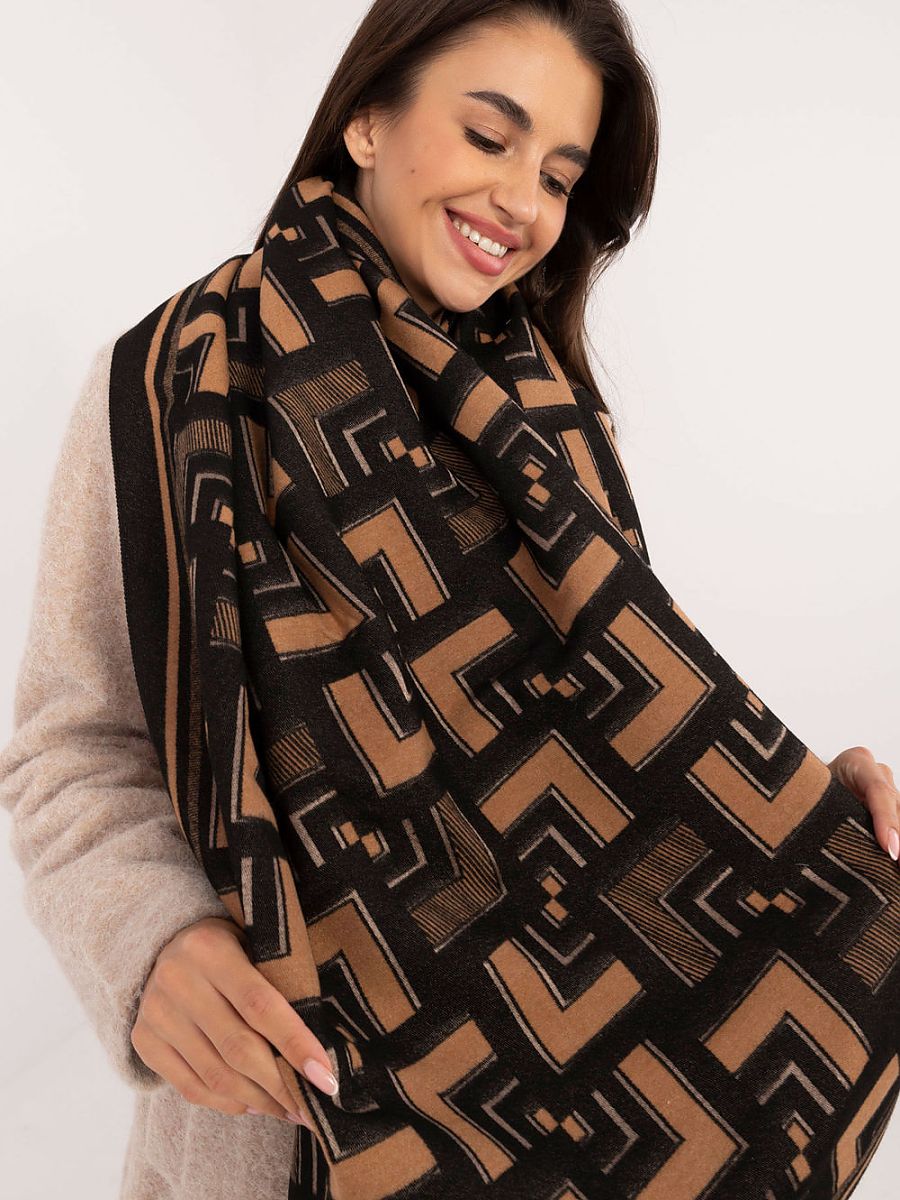 Shawl model 205967 AT