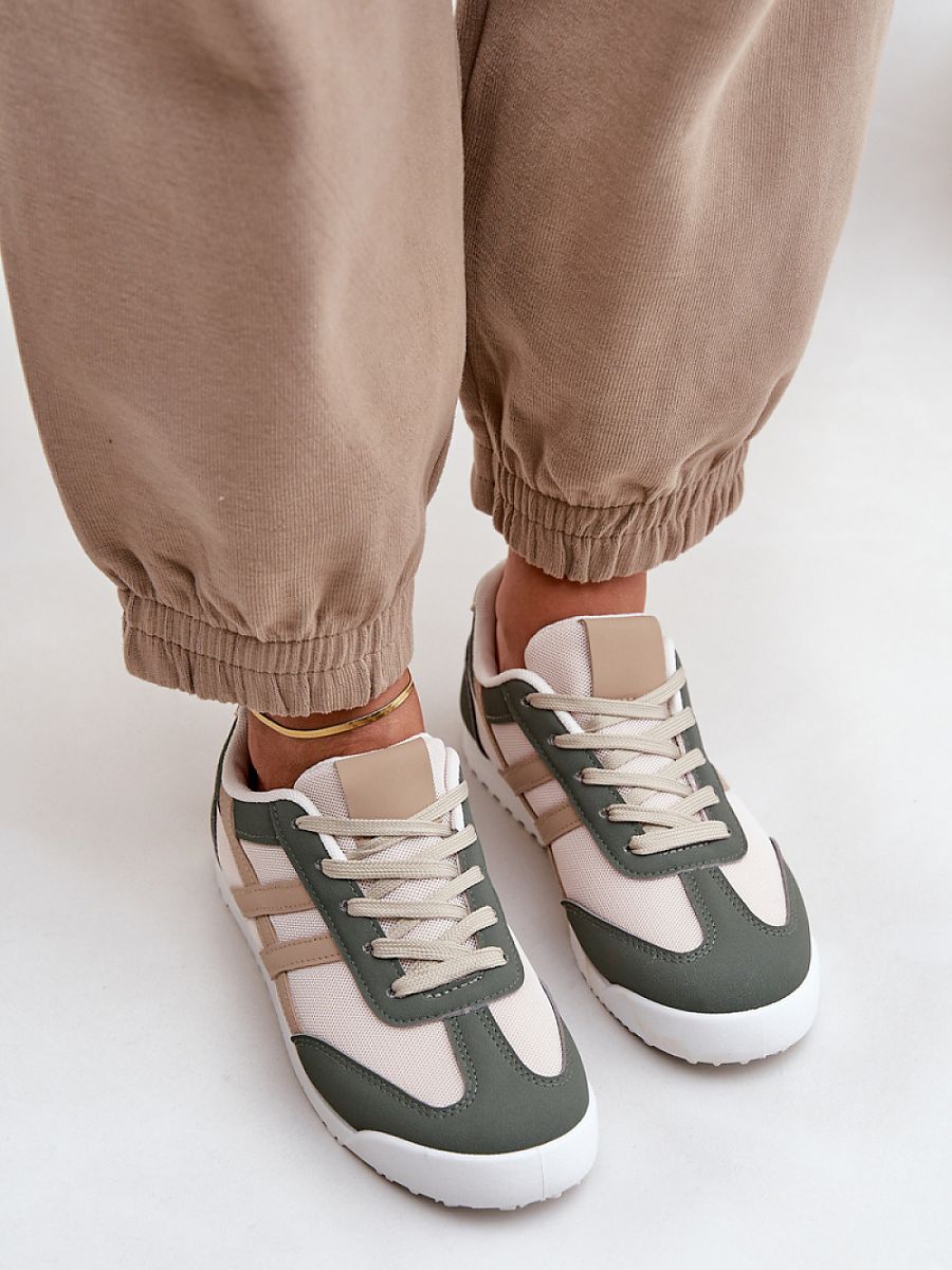Sneakers model 206803 Step in style