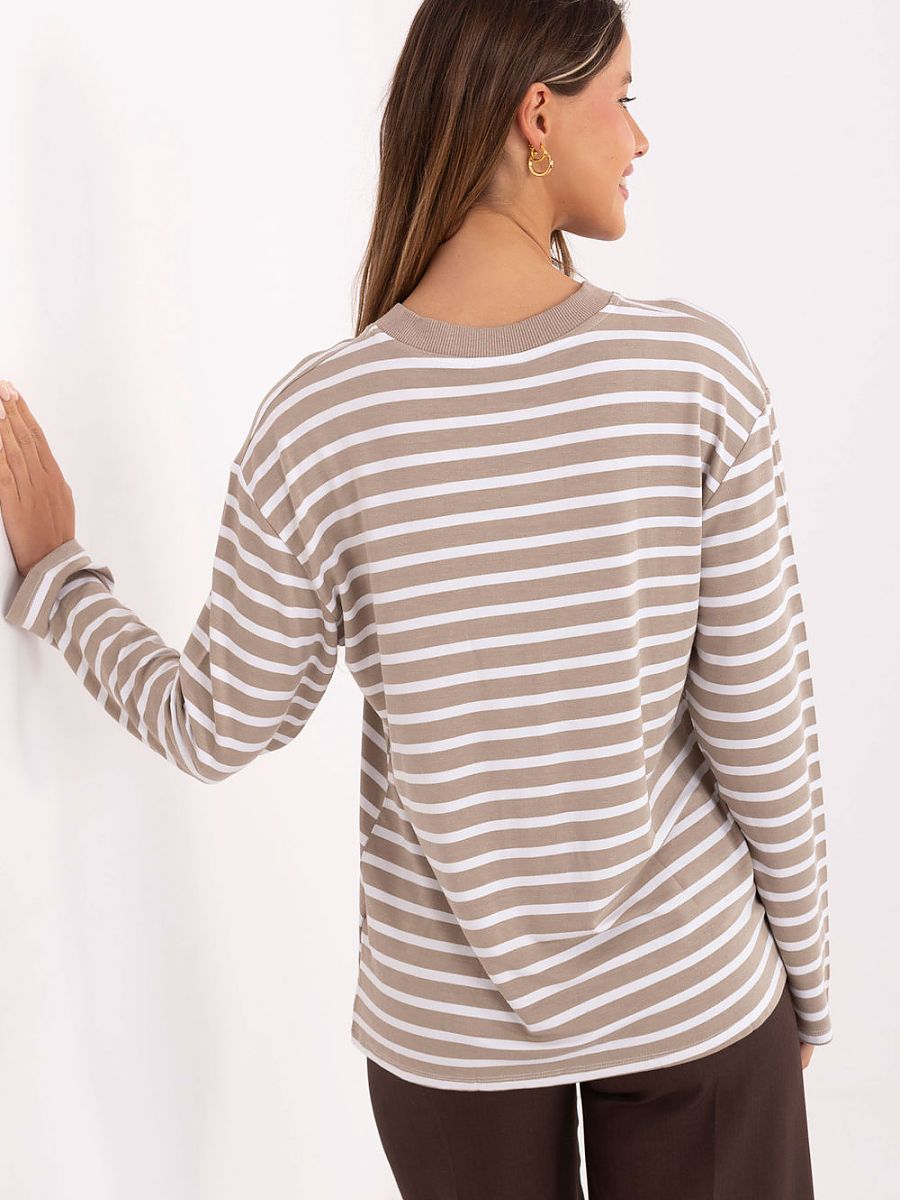 Blouse model 221746 Relevance