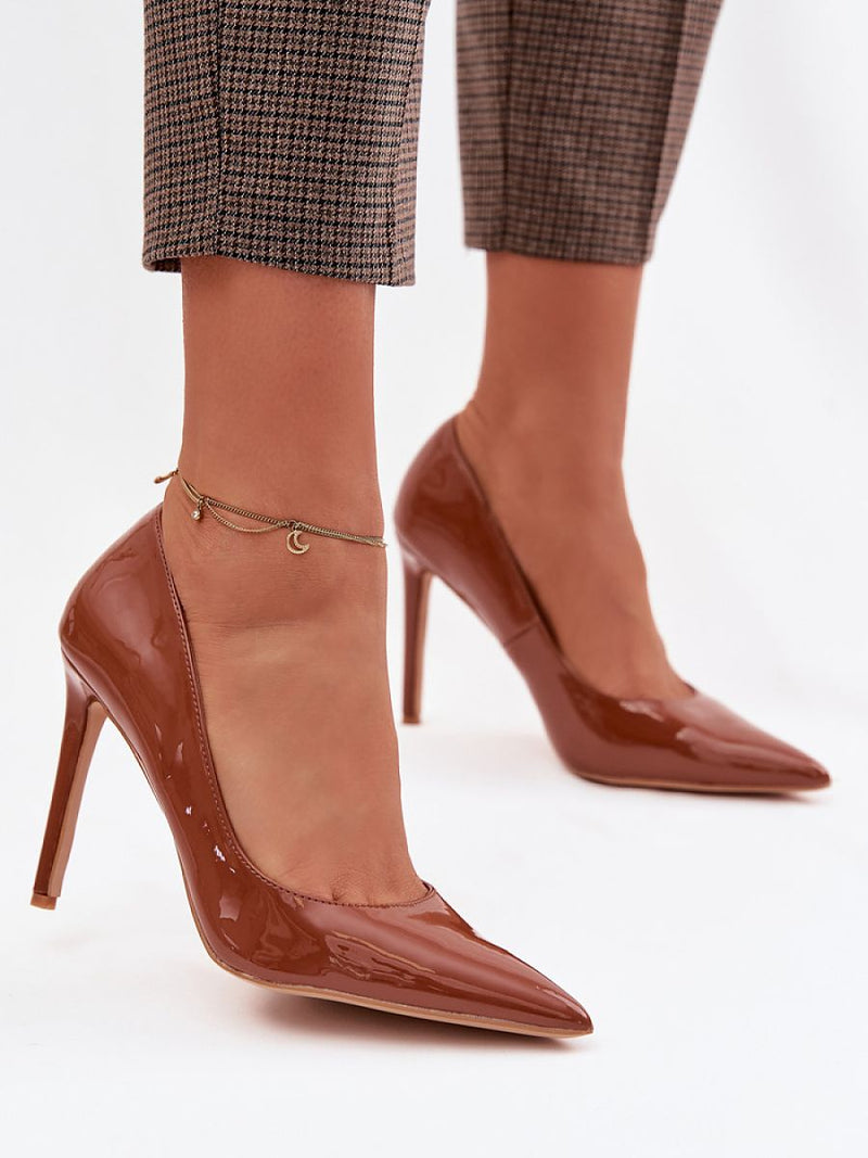 Chaussures à talons hauts modèle 225411 Marchez avec style