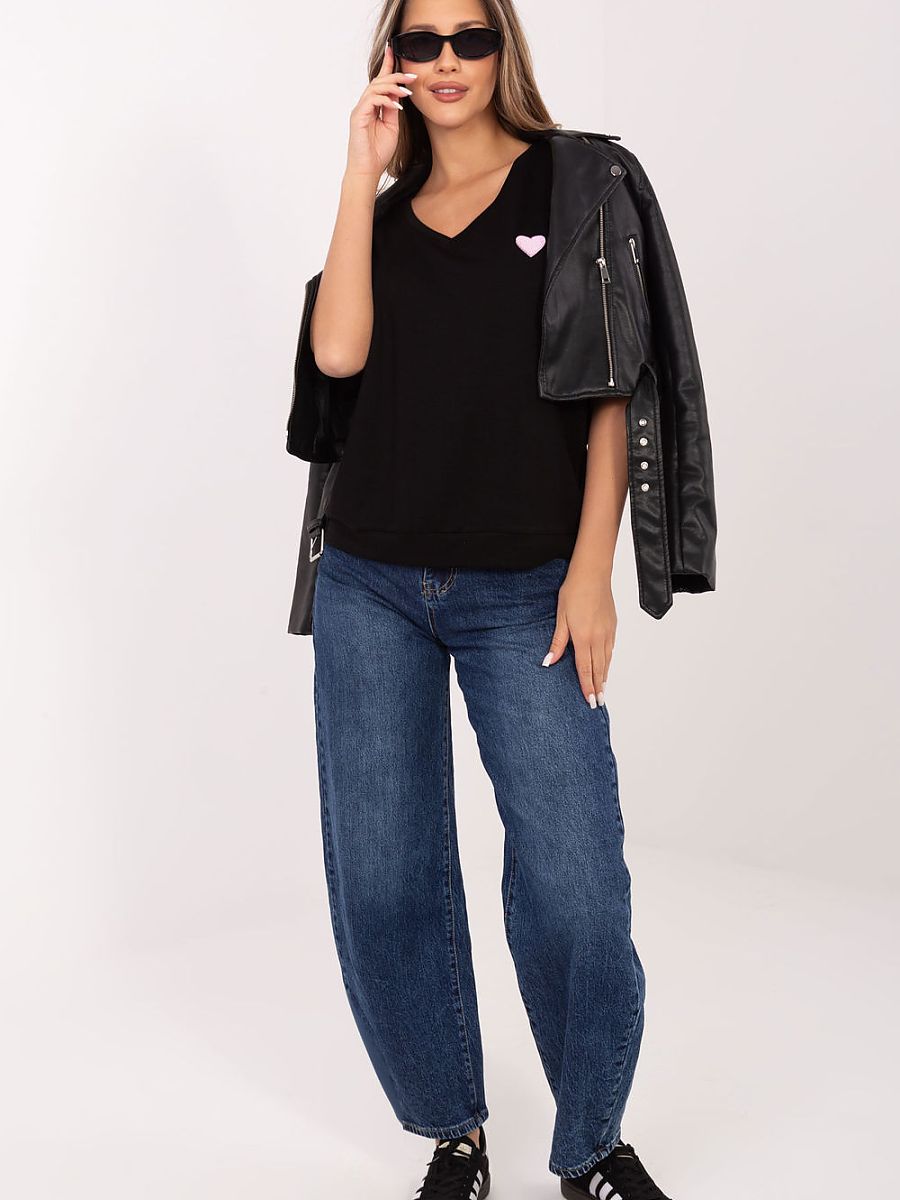 Blouse model 226147 Relevance