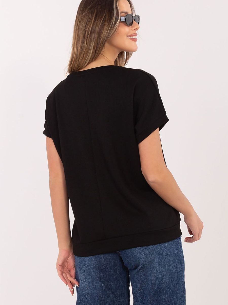 Blouse model 226147 Relevance