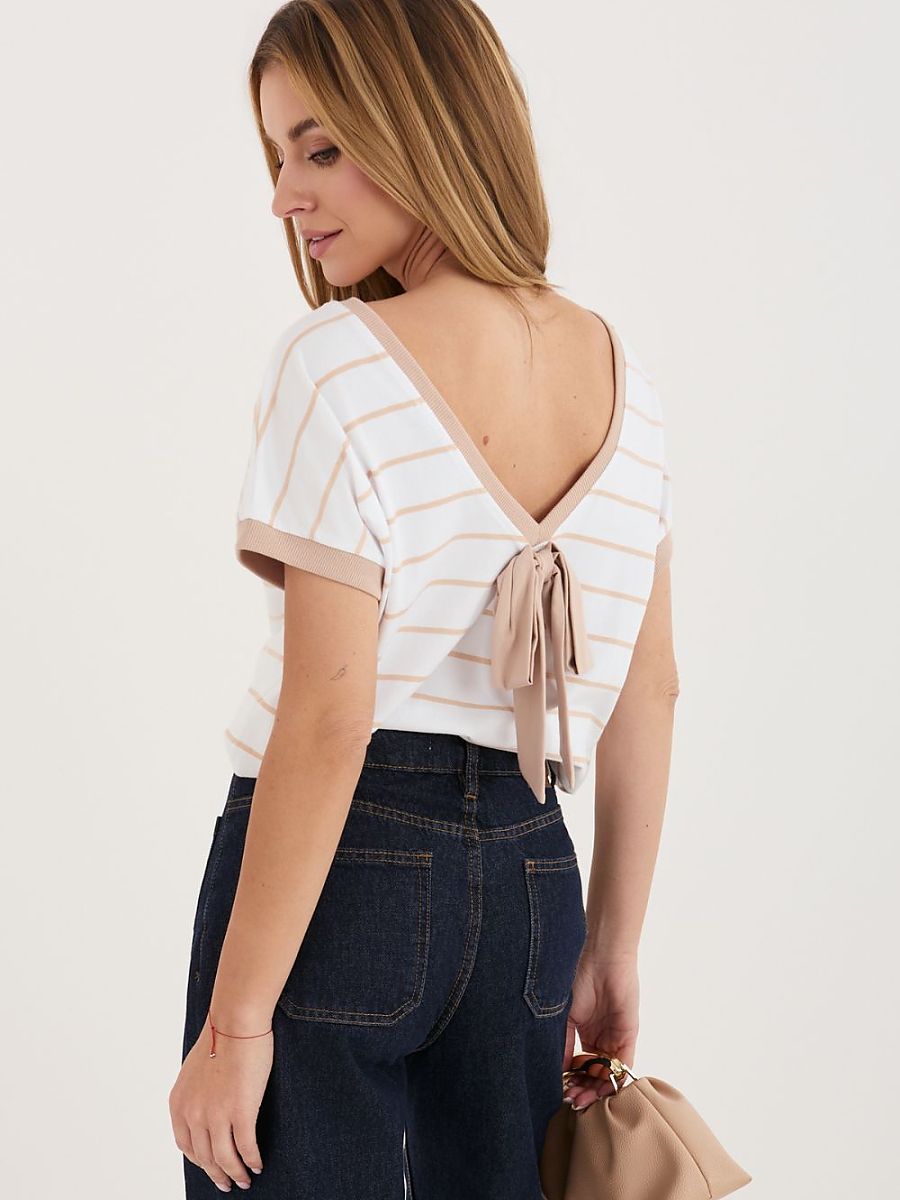 Blouse model 227051 Relevance