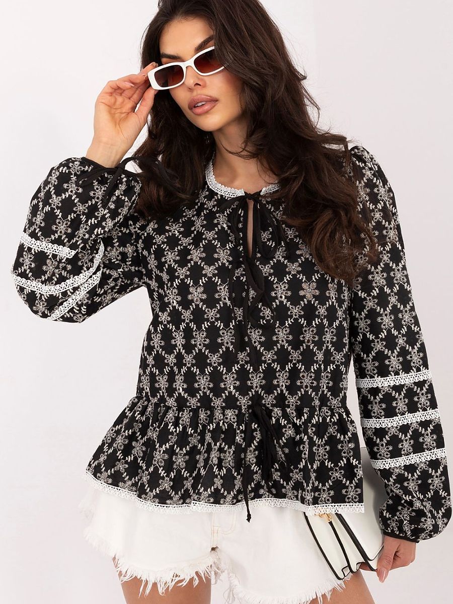 Blouse model 227327 Lakerta