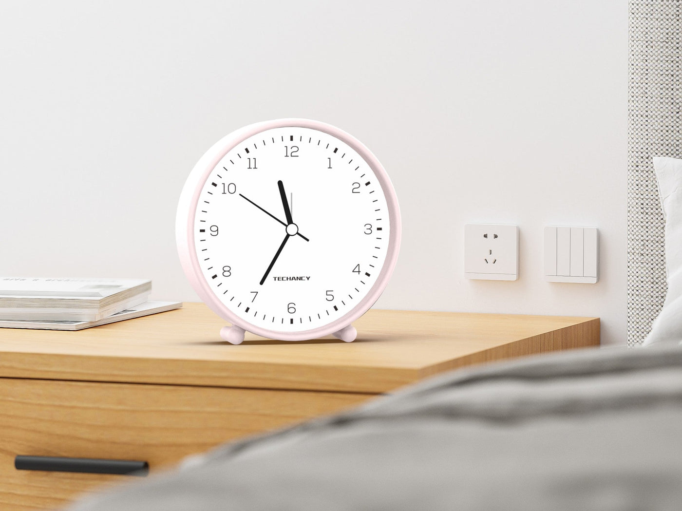 Techancy Mini despertador de mesa ME2624 silencioso números grandes espelho HD corpo ABS portátil para quarto e secretária cor rosa