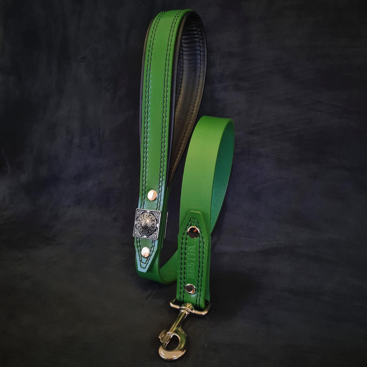 The "Eros" collar 2.5 inch wide Green